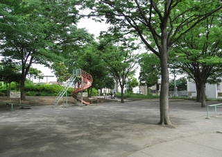 広場（南側）の写真