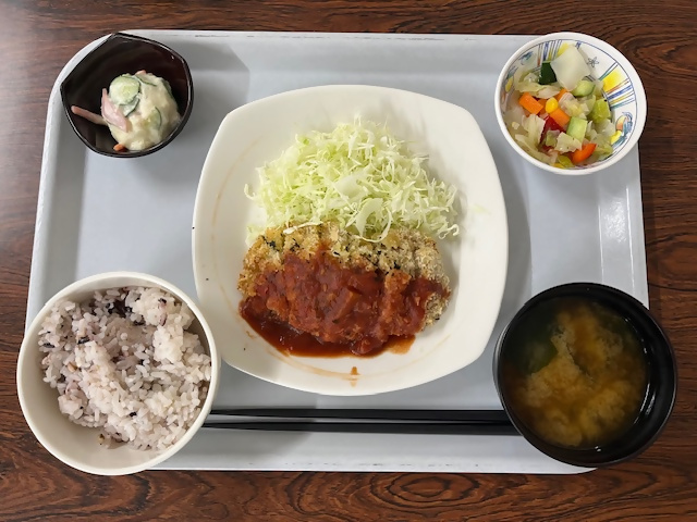 ミラノ風チキンカツレツ