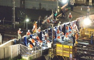 止水板の組み立て状況です