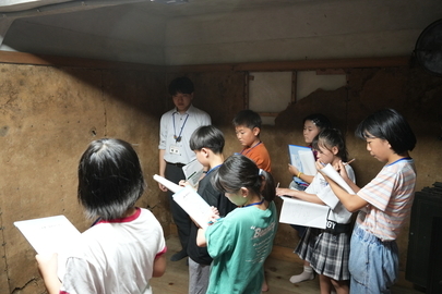 防空壕内部の写真