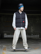 スケートボードに乗る