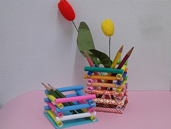 カラフルくるくる工作の写真